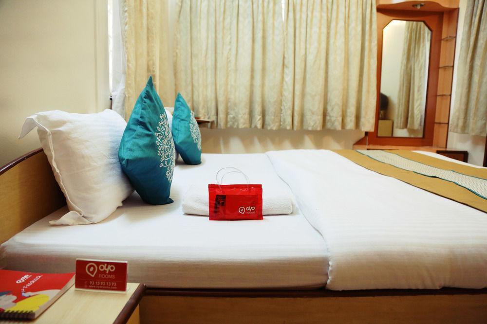 Oyo 946 Royce Studio Hotel