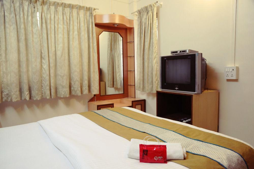 Oyo 946 Royce Studio Hotel
